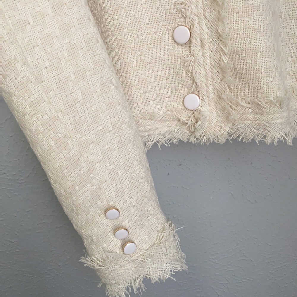 Beautiful jacket - Picture 5 of 7